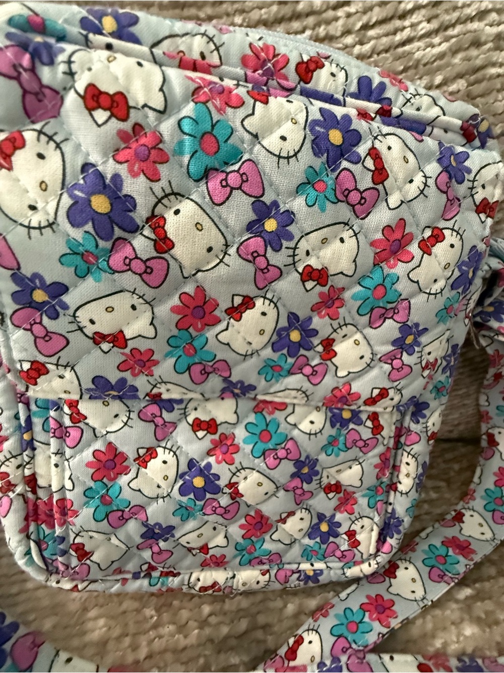 Vera Bradley HELLO KITTY BOWS SM Crossbody Bag - Shoulder Purse EUC - Picture 2 of 6